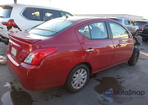 2015 Nissan Versa 1.6 Sv z USA, uszkodzony, nr VIN 3N1CN7AP8FL818156